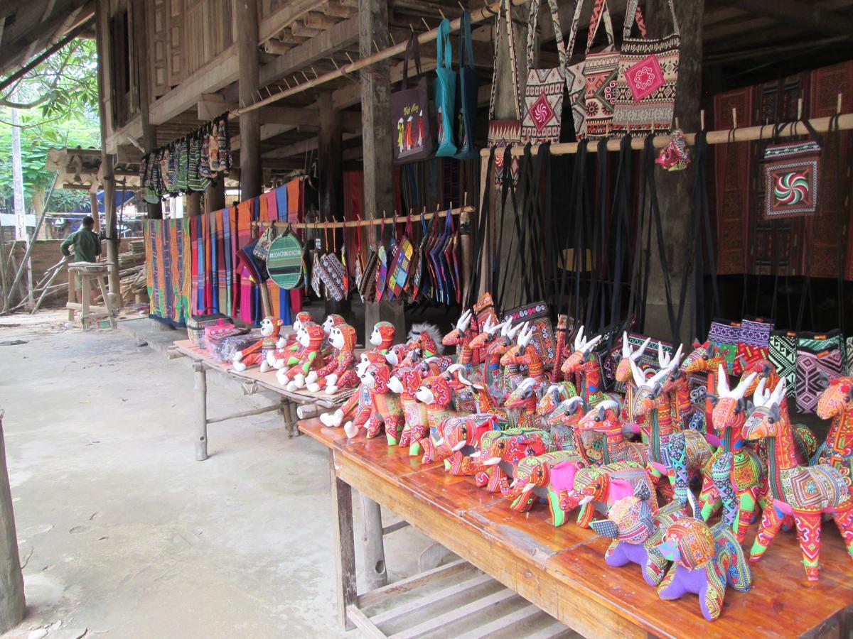 Mai Chau Hostel - Bar Restaurant Exterior photo